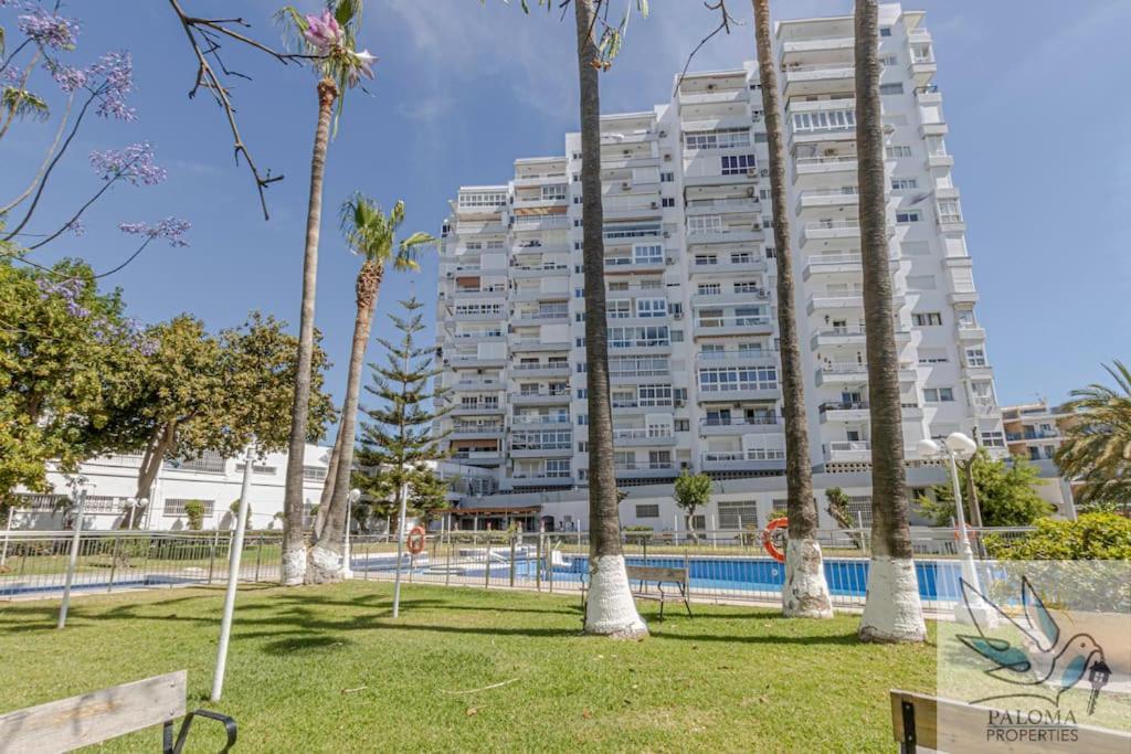 Wonderful Studio Apartment On The Beachfront Benalmádena Kültér fotó