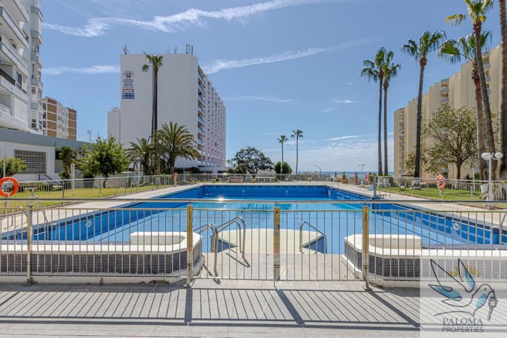 Wonderful Studio Apartment On The Beachfront Benalmádena Kültér fotó