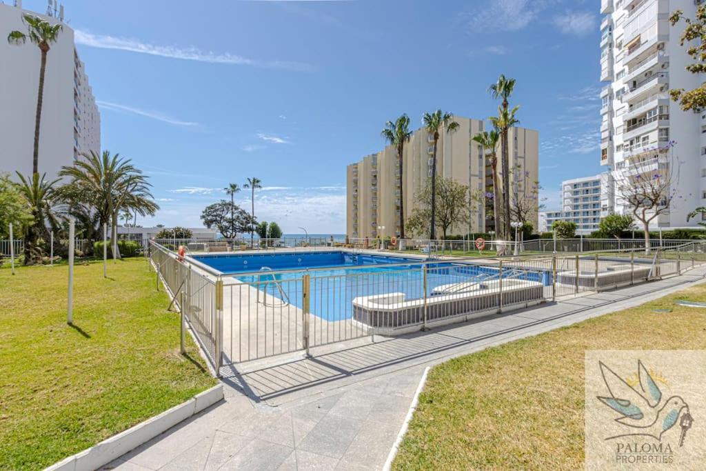 Wonderful Studio Apartment On The Beachfront Benalmádena Kültér fotó