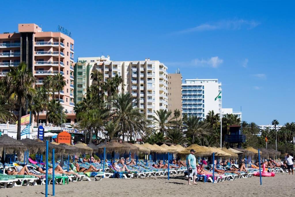 Wonderful Studio Apartment On The Beachfront Benalmádena Kültér fotó