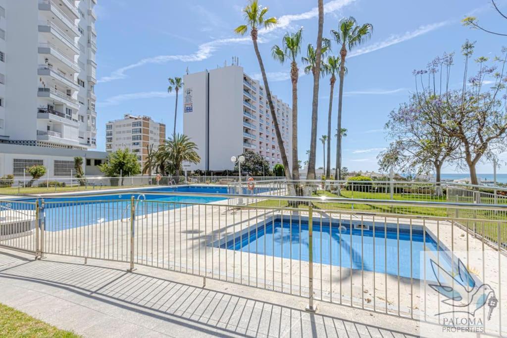 Wonderful Studio Apartment On The Beachfront Benalmádena Kültér fotó