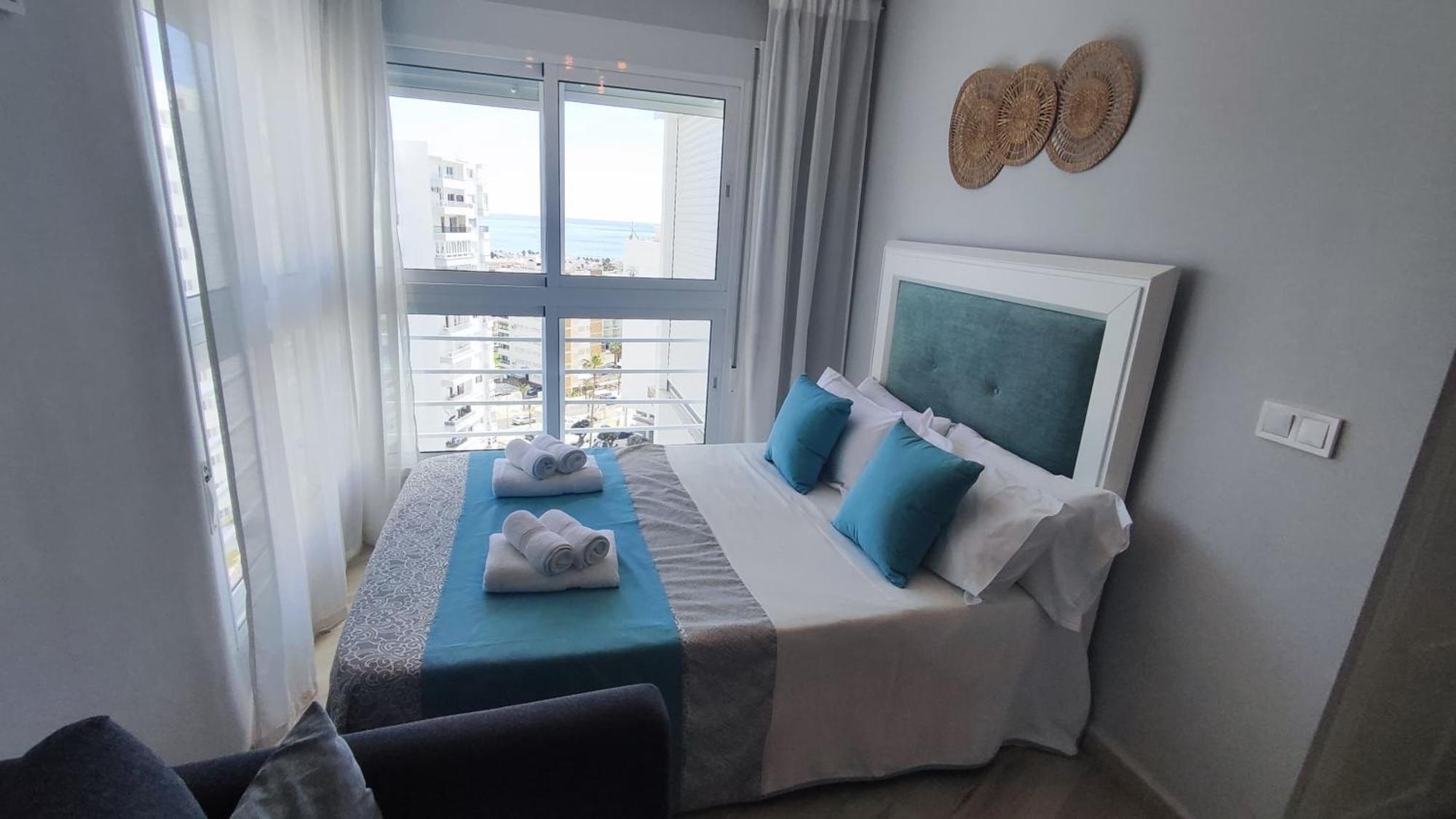 Wonderful Studio Apartment On The Beachfront Benalmádena Kültér fotó